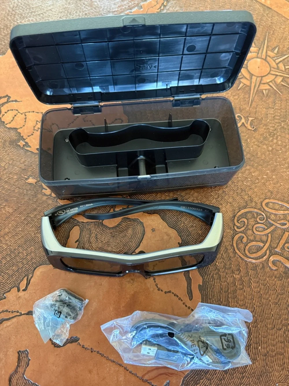 Panasonic 3D EW3D2MA Glasses w/Charger & Hard Case